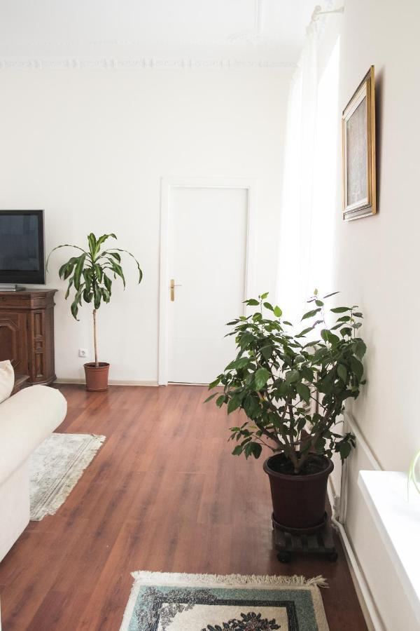 Vintage Style Spacious Apartment Klaipeda Exterior photo